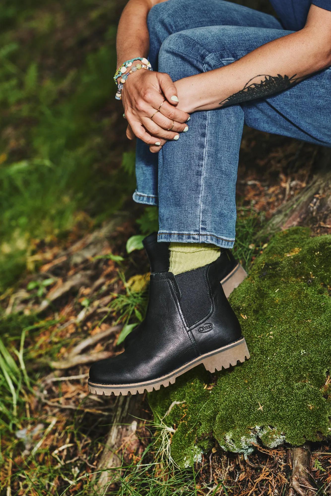 Fields Chelsea Waterproof Boot, True Black, dynamic 2