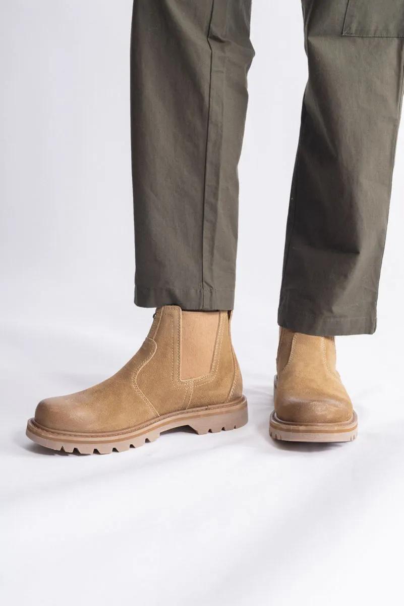 Grader Chelsea Boot, Coyote, dynamic 2
