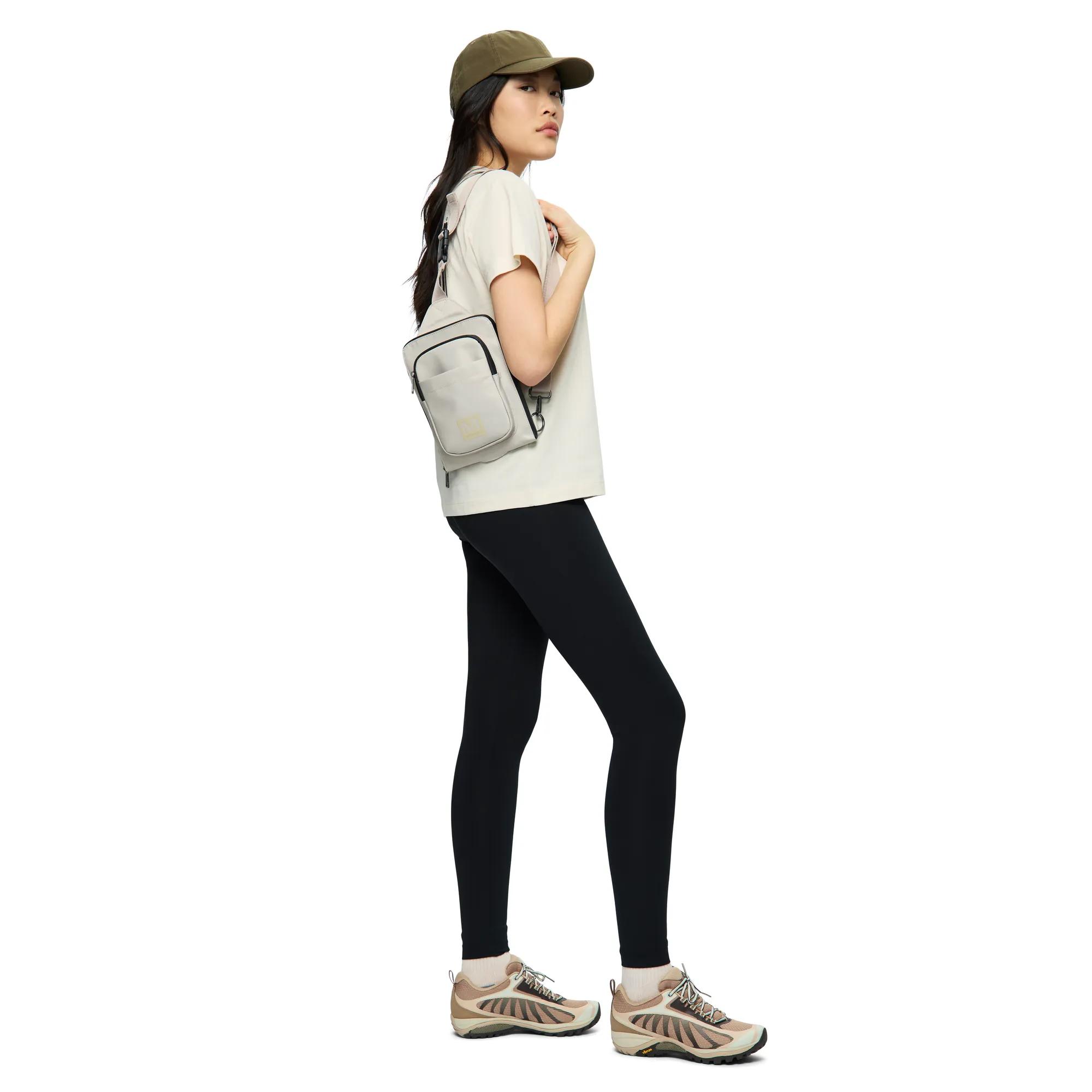 Aurora Sling, Whitecap Grey, dynamic 4