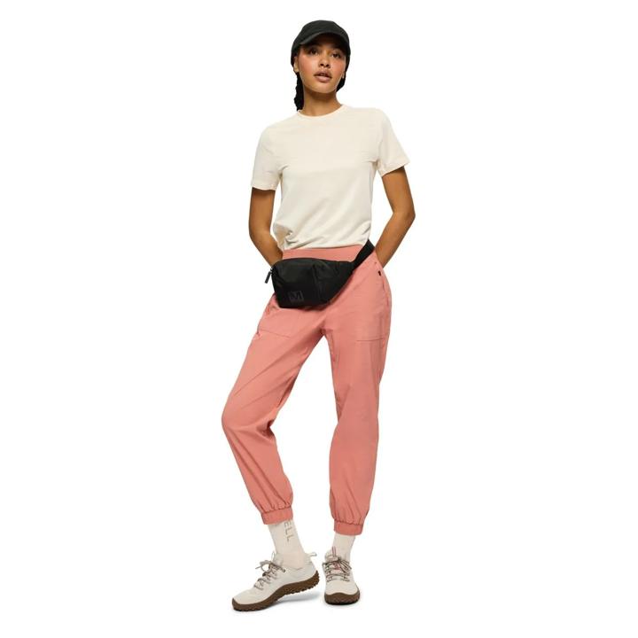 Aurora Belt Bag, Black, dynamic