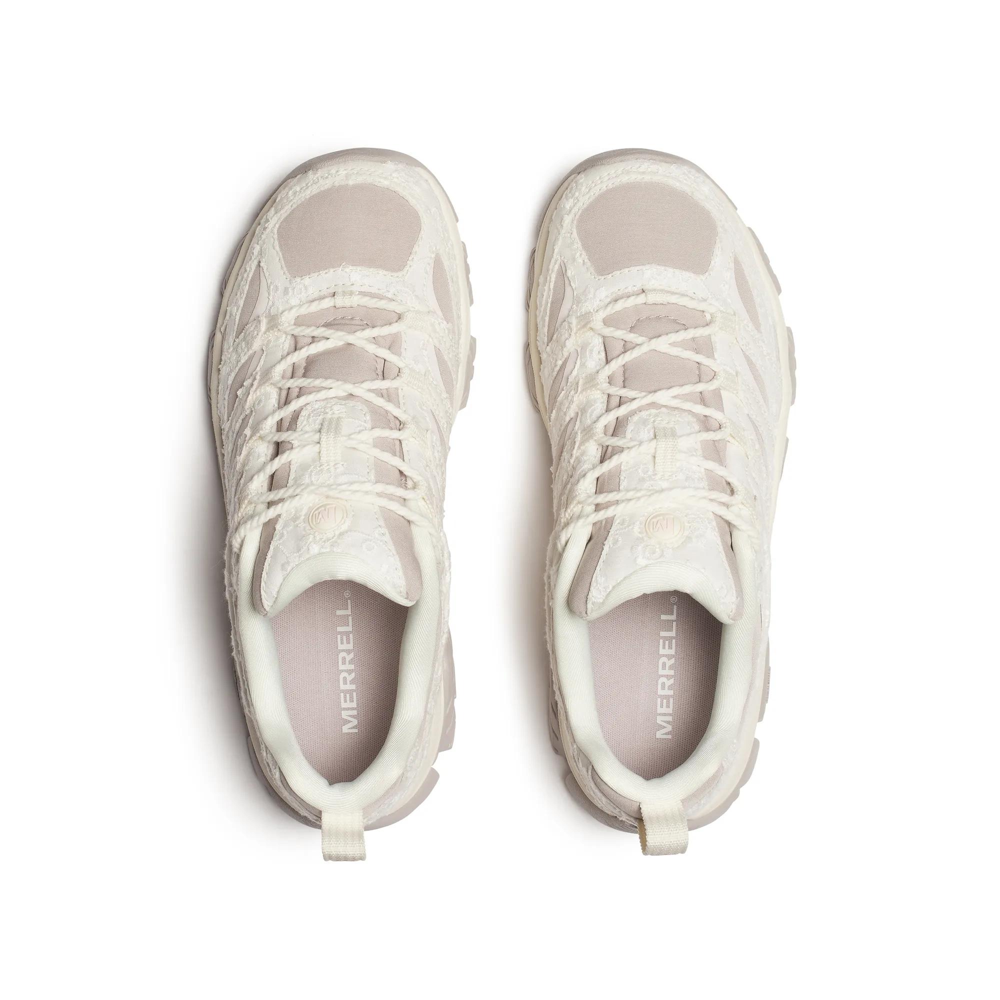 Moab 3 Allure, Eggshell, dynamic 3
