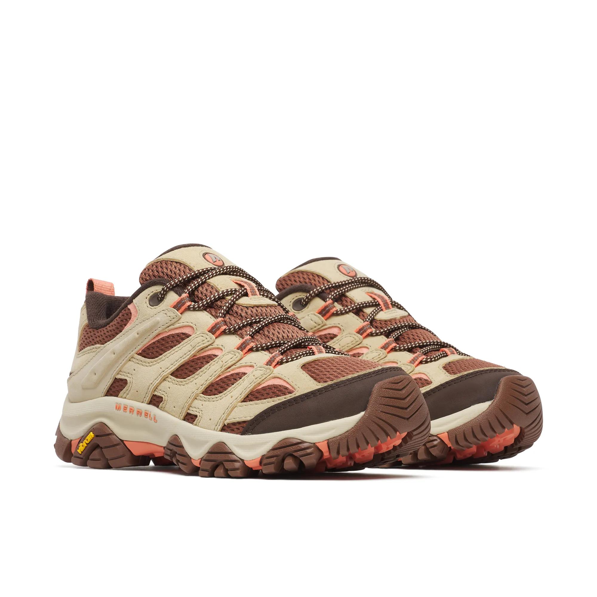 Moab 3, Almond, dynamic 2