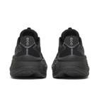 Hurricane 26, Triple Black, dynamic 4