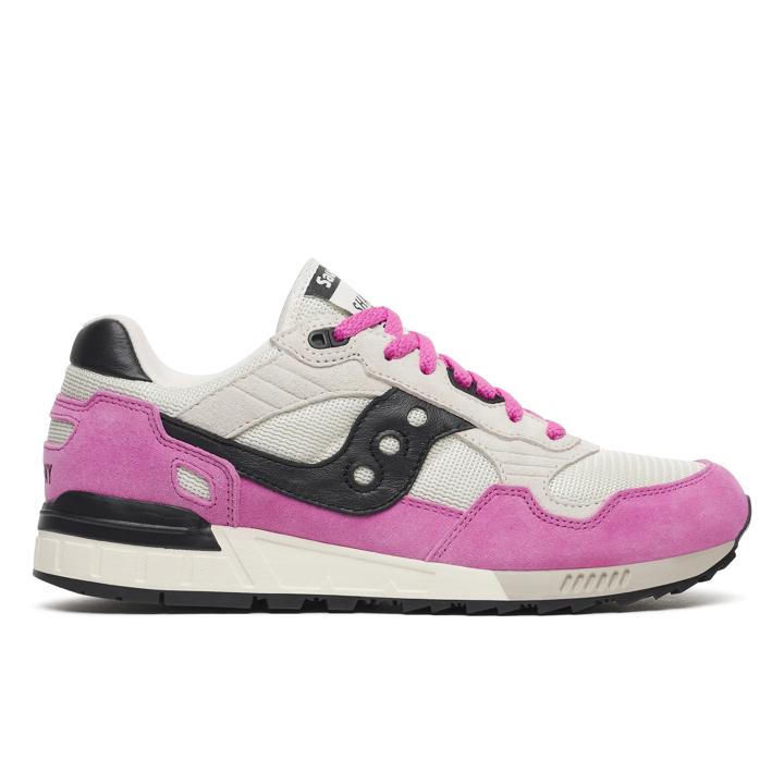 Shadow 5000, Almond | Black, dynamic