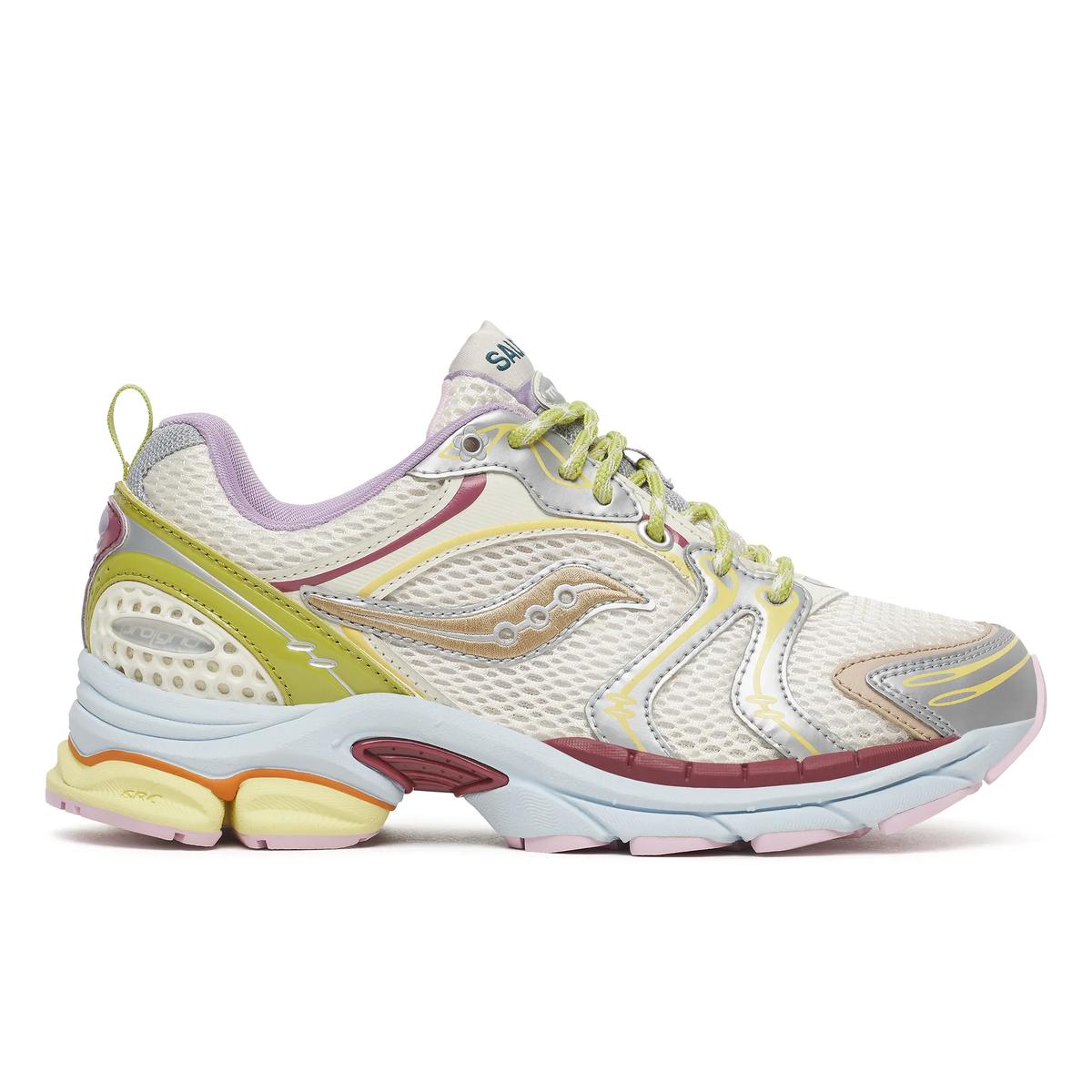 Evelynn World X Saucony ProGrid Triumph 4, Silver | Matcha, dynamic 1