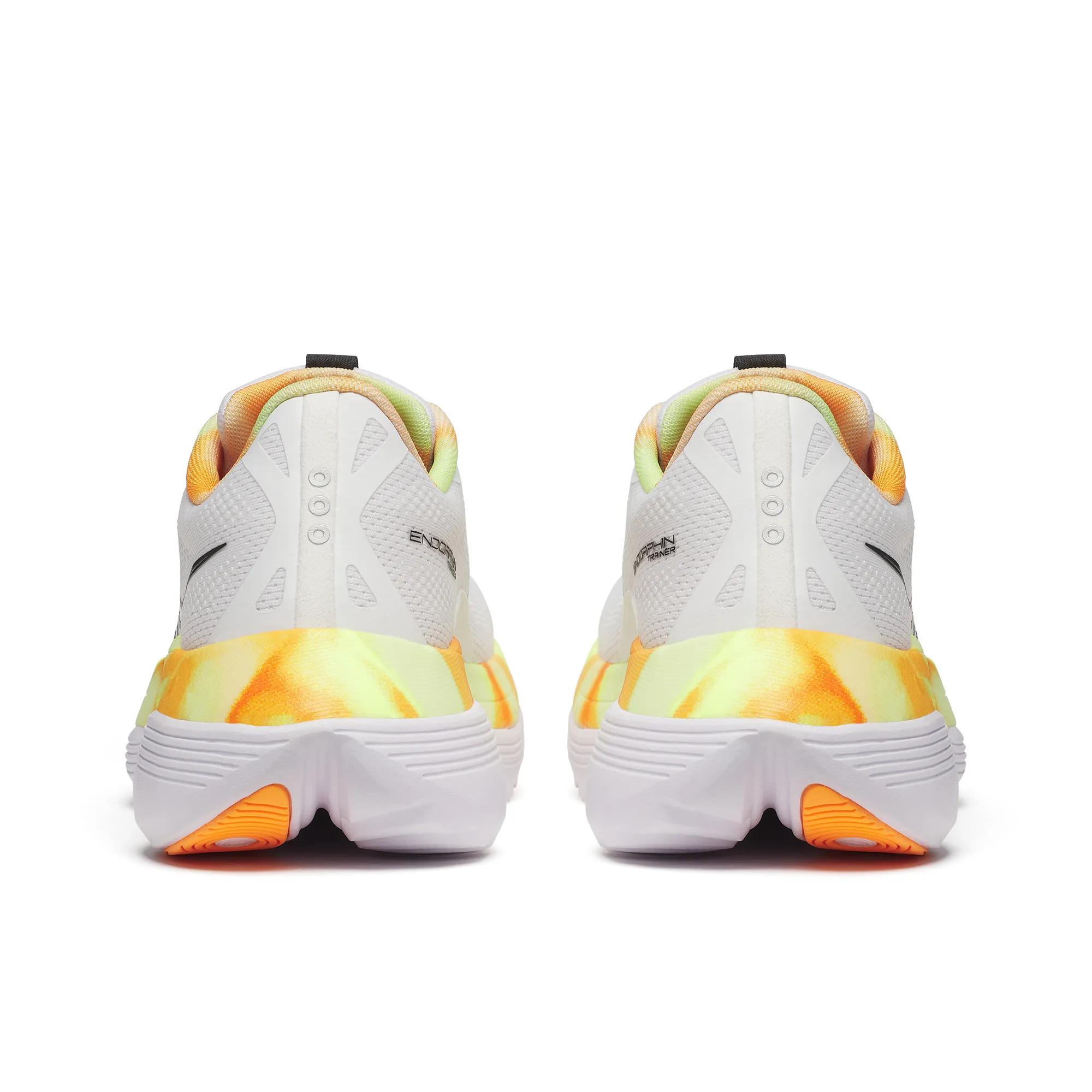 Endorphin Trainer, White | Black, dynamic 4