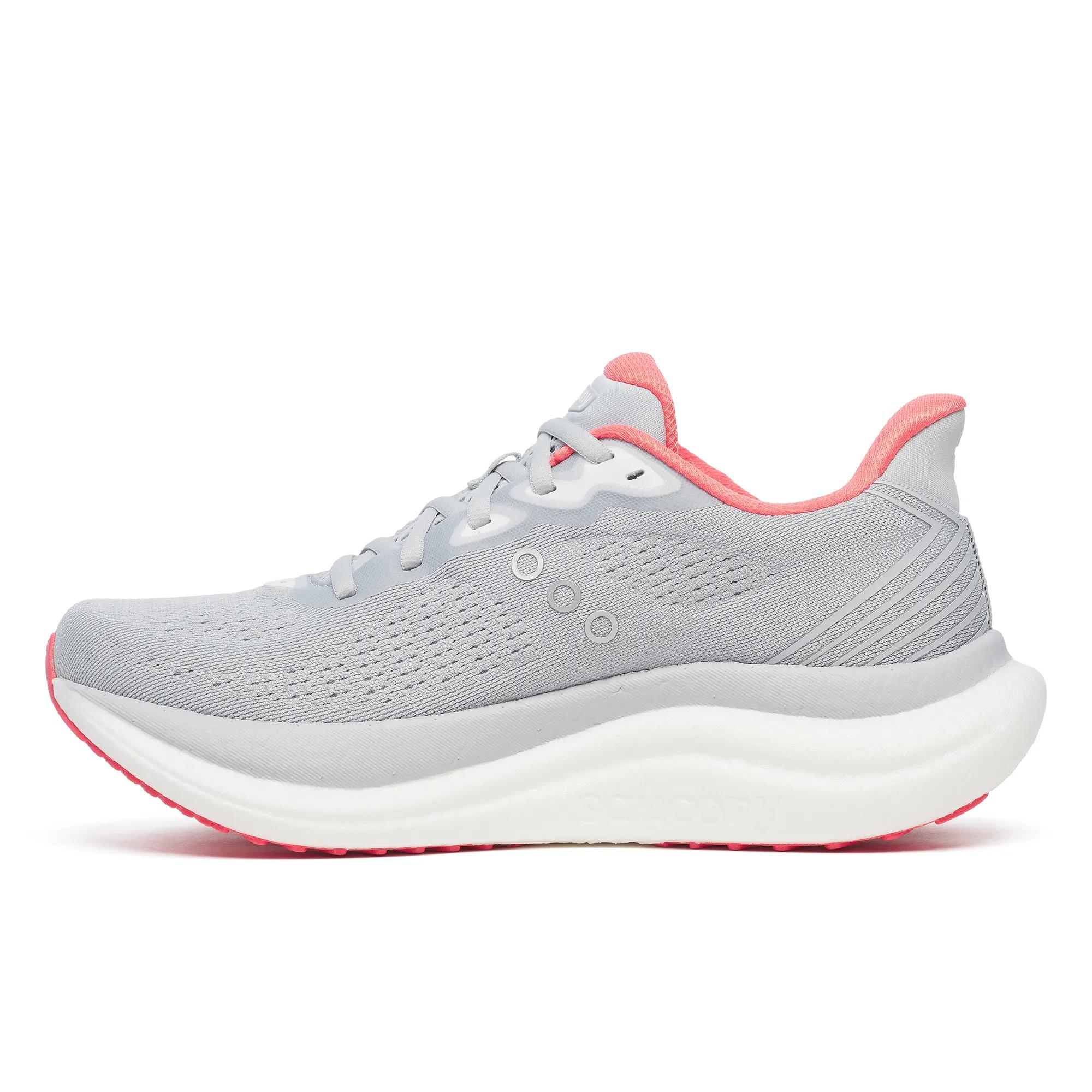 Triumph 23, Cloud | Coral, dynamic 3