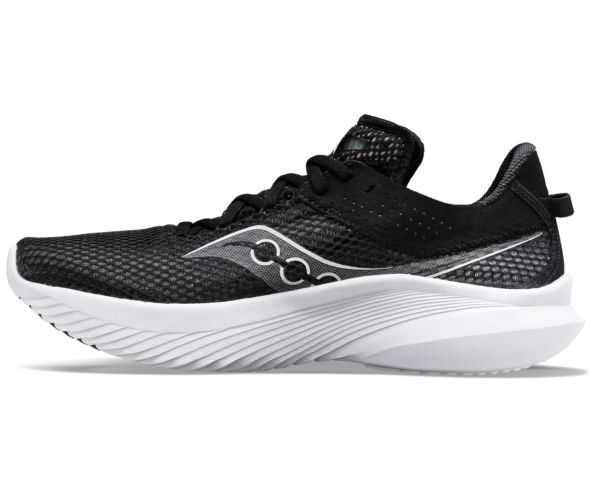 Kinvara 14, Black | White, dynamic 2