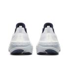 Hurricane 25, White | Navy, dynamic 4