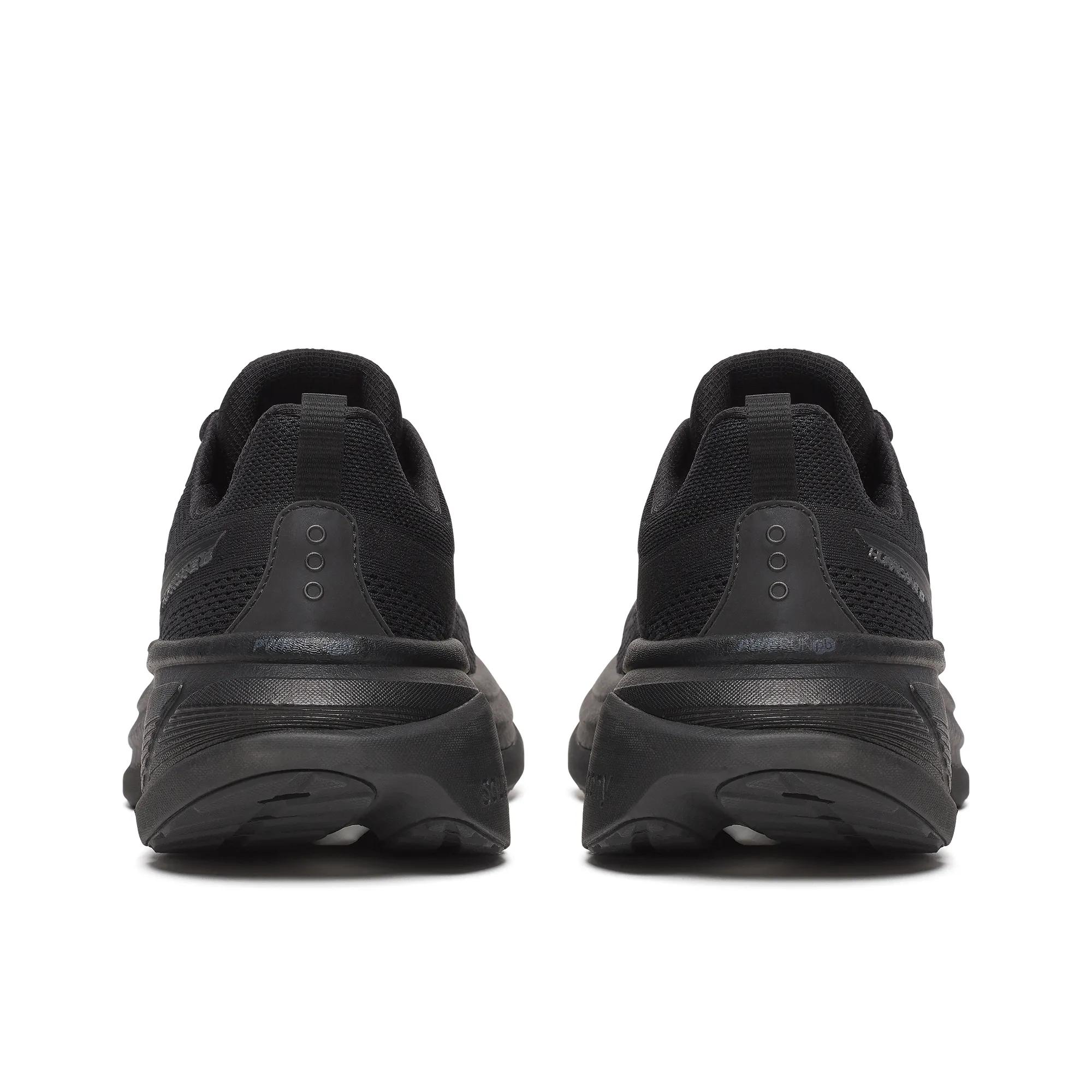 Hurricane 25, Triple Black, dynamic 4