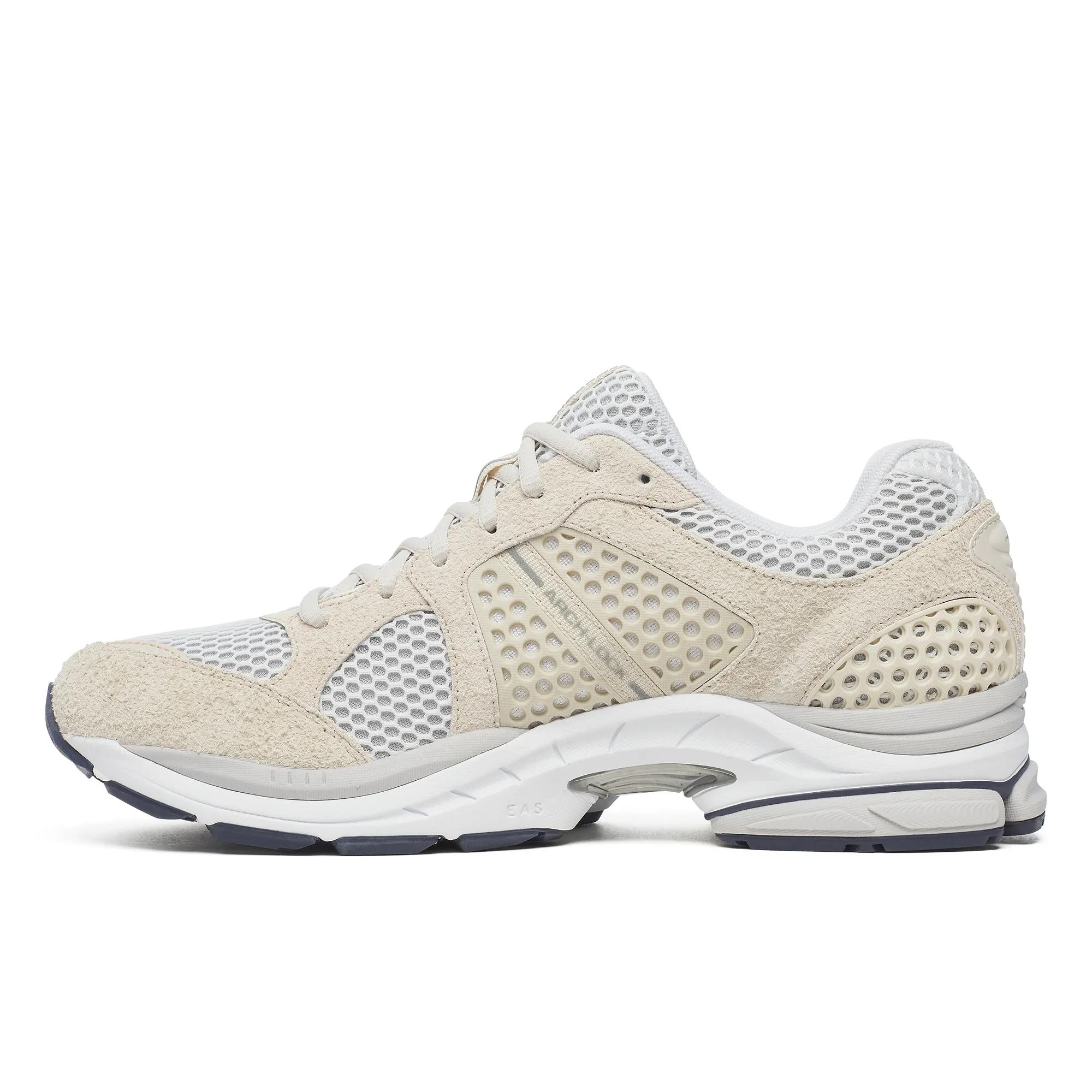 Nordstrom X Saucony ProGrid Triumph 4, Sand | Ink, dynamic 3
