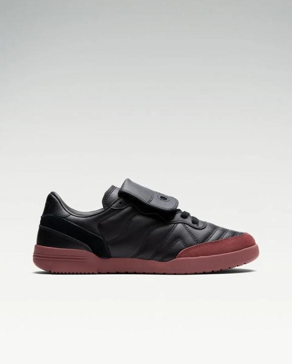 586i S, Black | Currant, dynamic