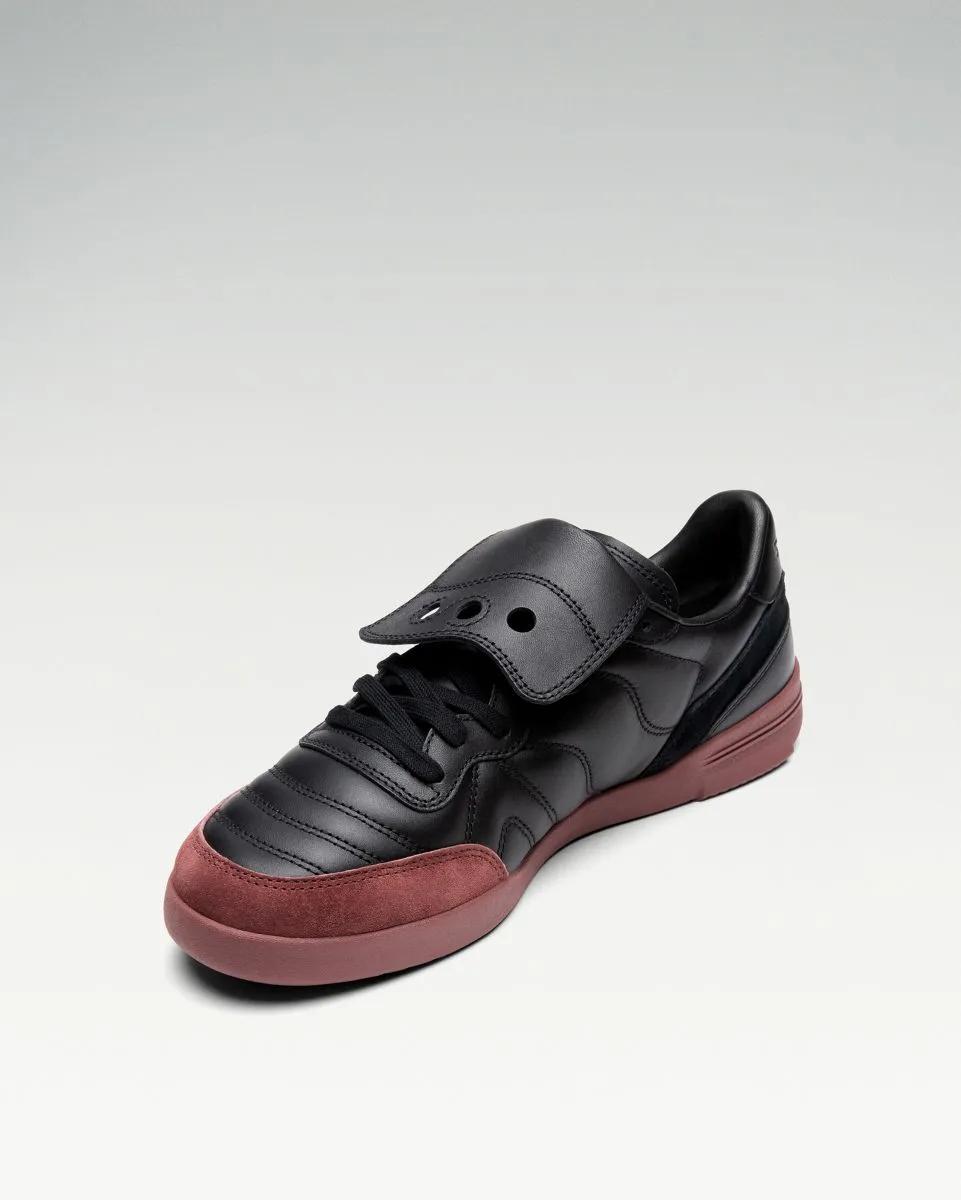 586i S, Black | Currant, dynamic 3