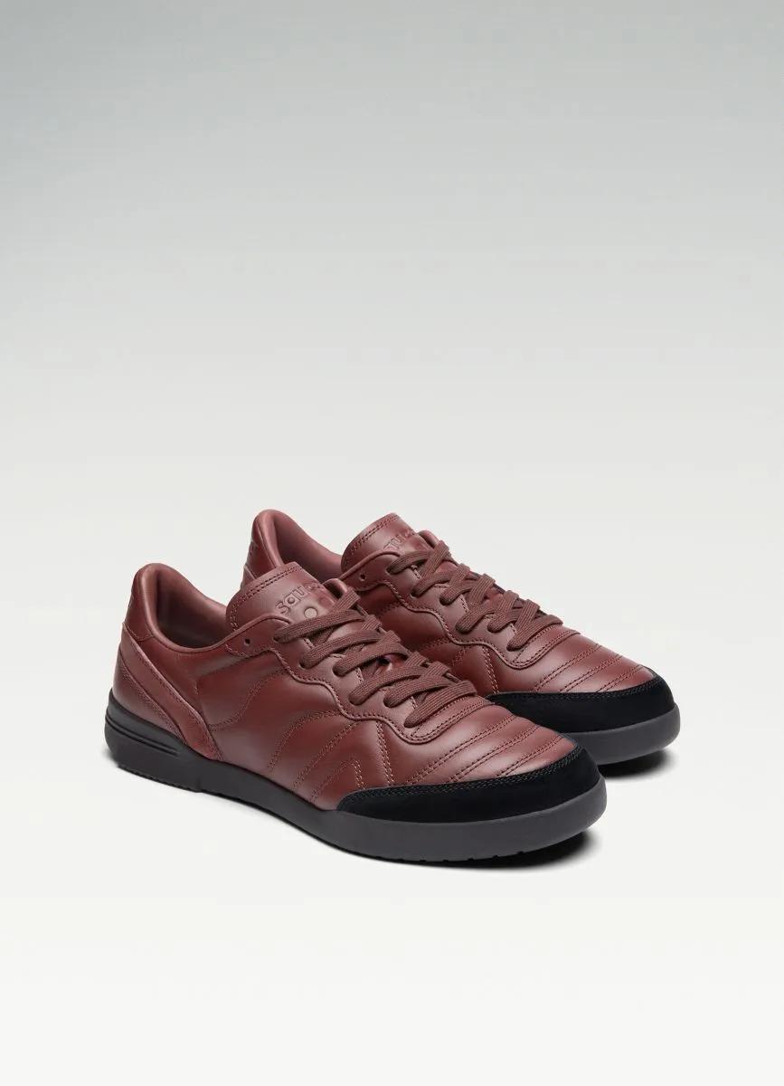 586i S, Currant | Black, dynamic 2