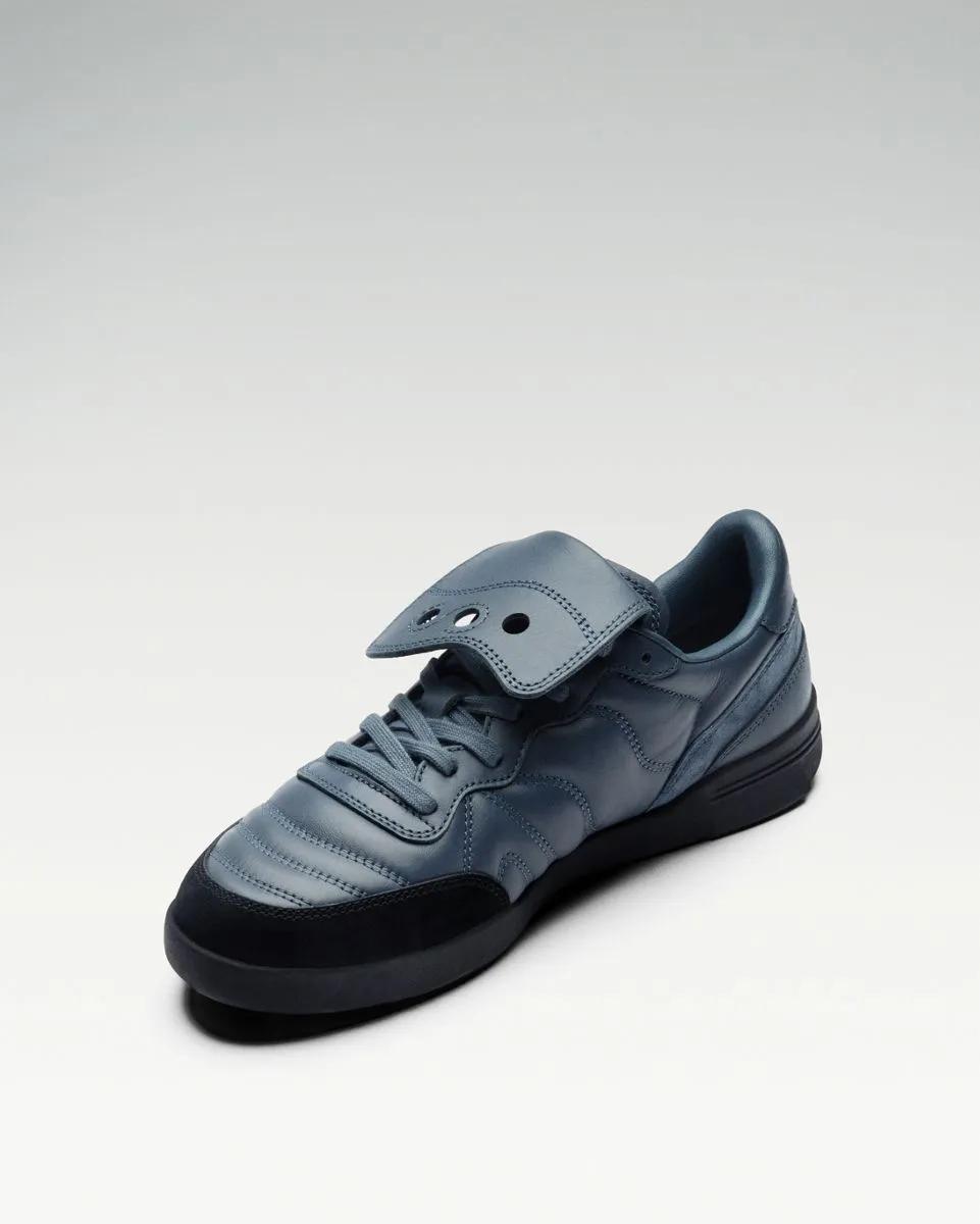 586i S, Navy | Black, dynamic 3