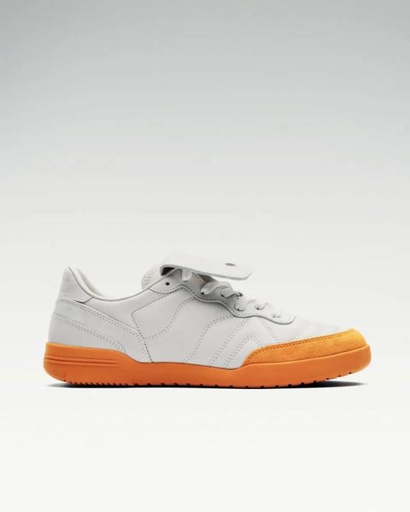 586i S, Ivory | Clay, dynamic