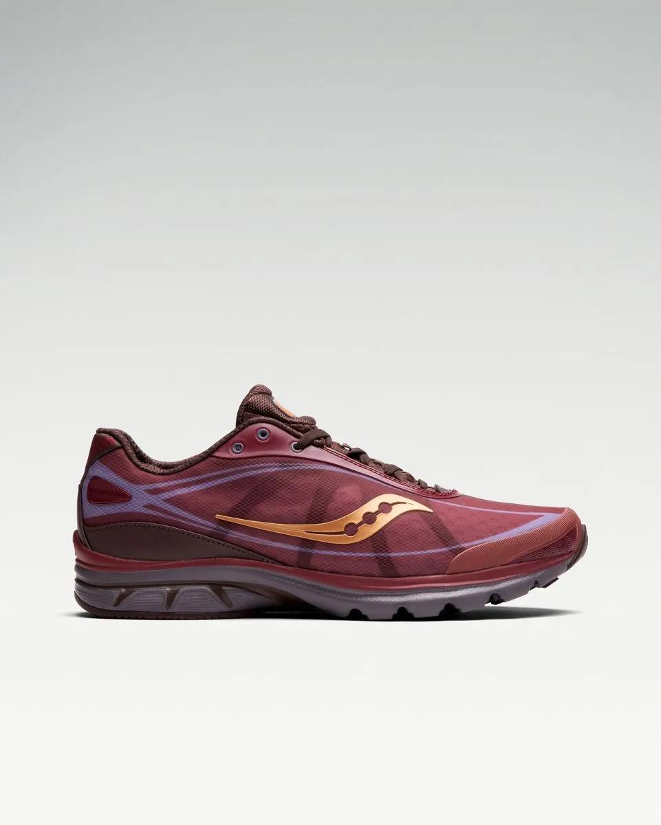 Saucony   Kinvara 1 S Trainers - Brown  - Size UK 8