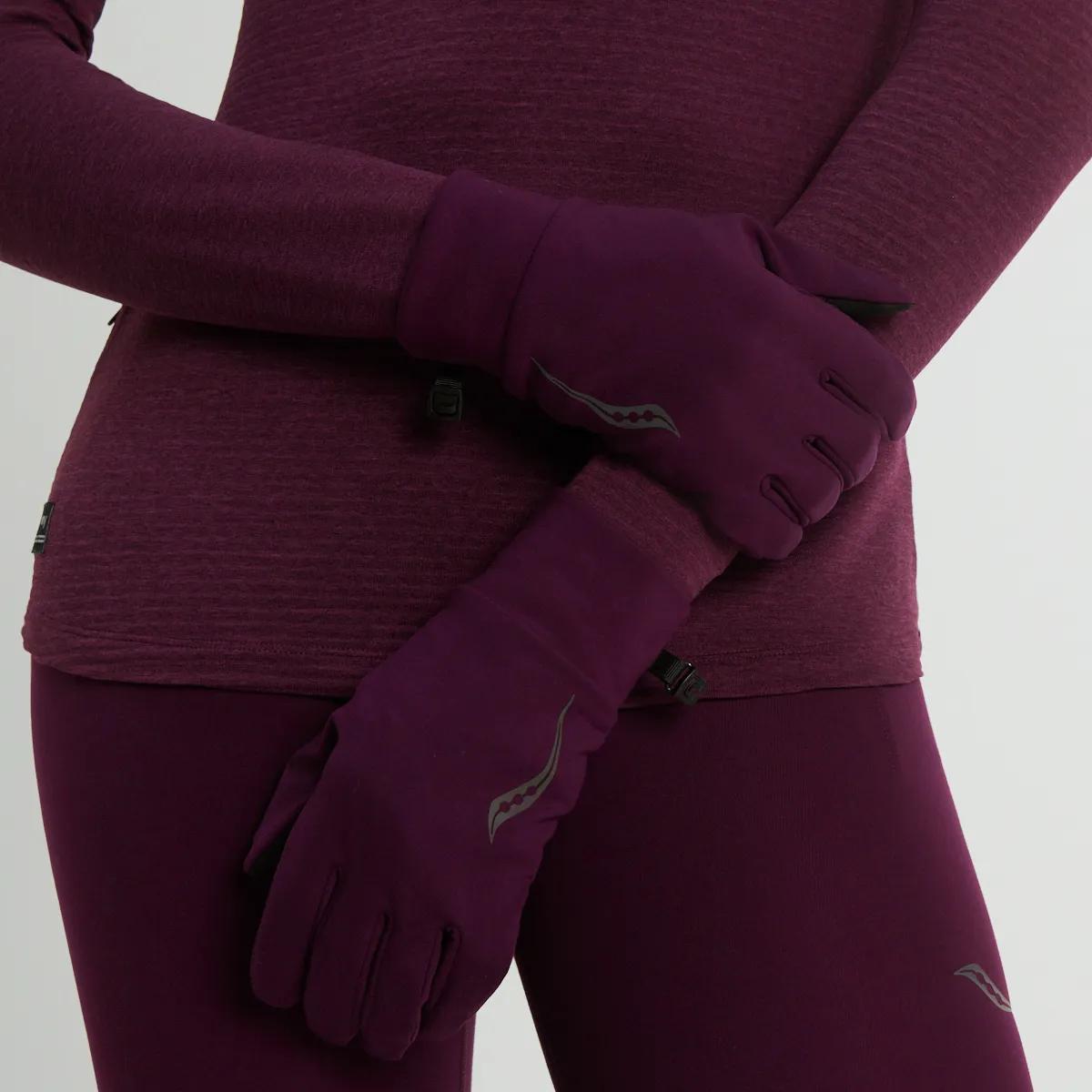 Hurricane Glove, Eggplant, dynamic 1