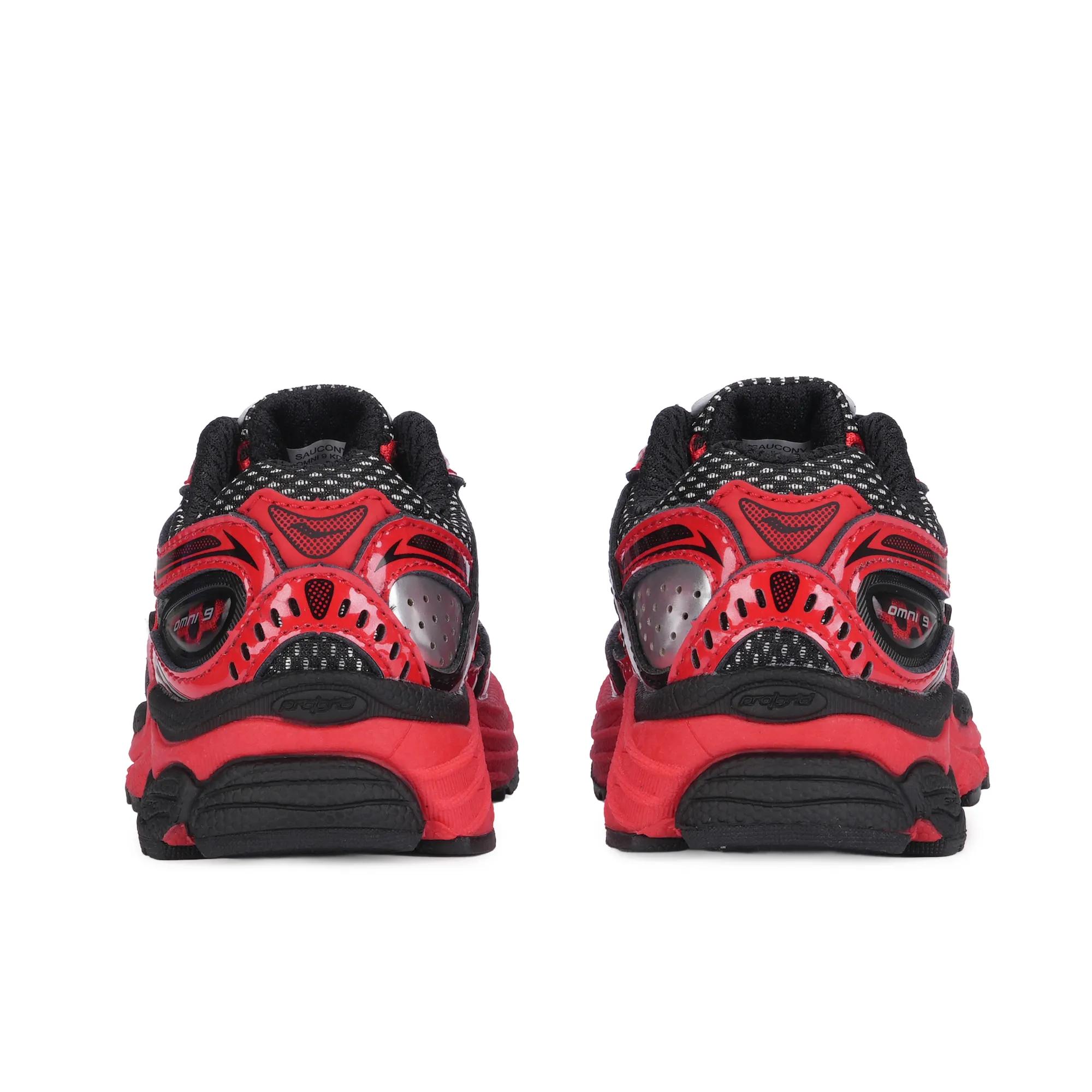 Omni 9 KDZ, Crimson/Black, dynamic 4