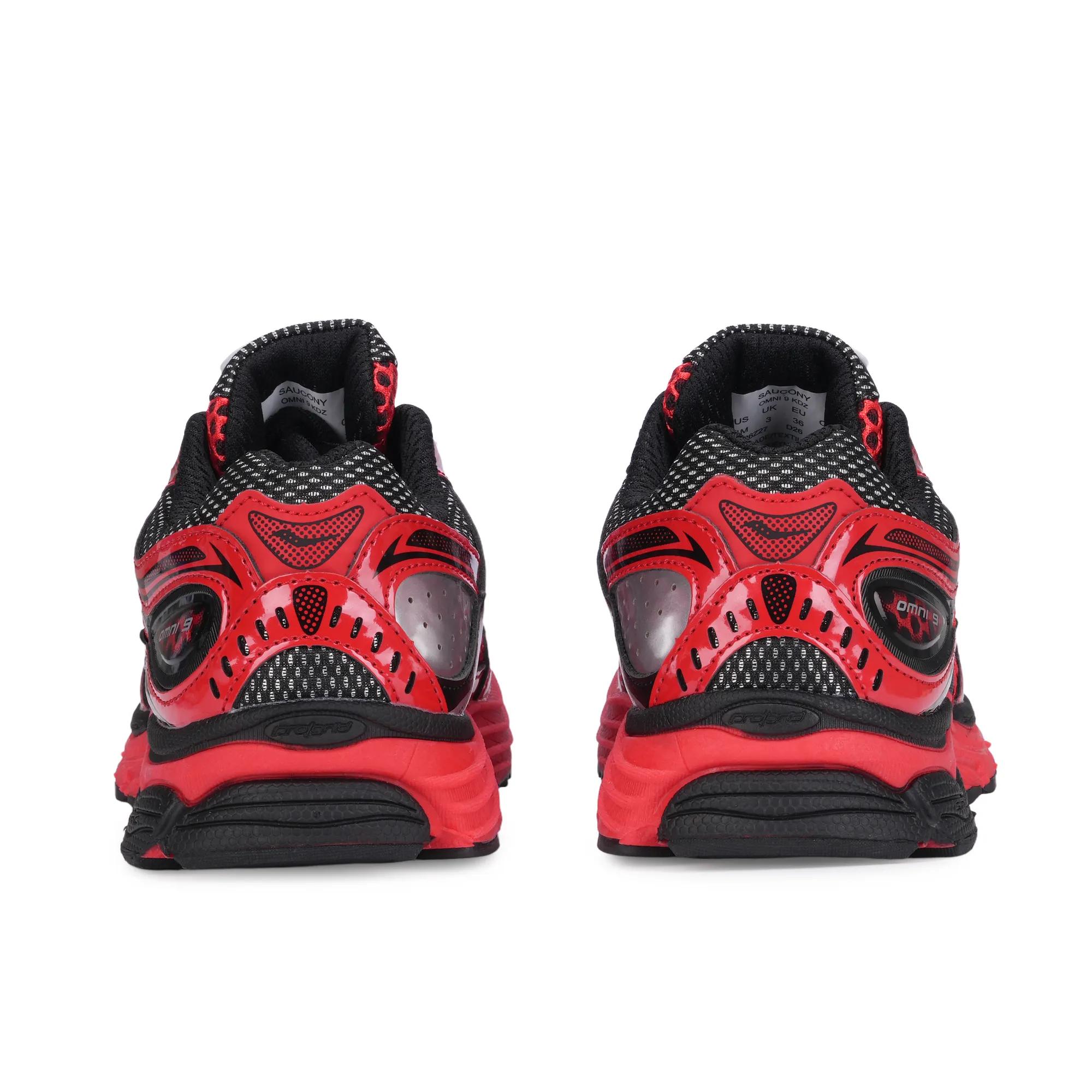 Omni 9 KDZ, Crimson/Black, dynamic 4