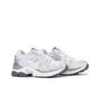 Triumph 4 KDZ, White/Silver, dynamic 2