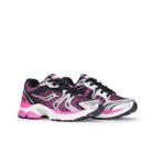 Triumph 4 KDZ, Black/Pink, dynamic 2
