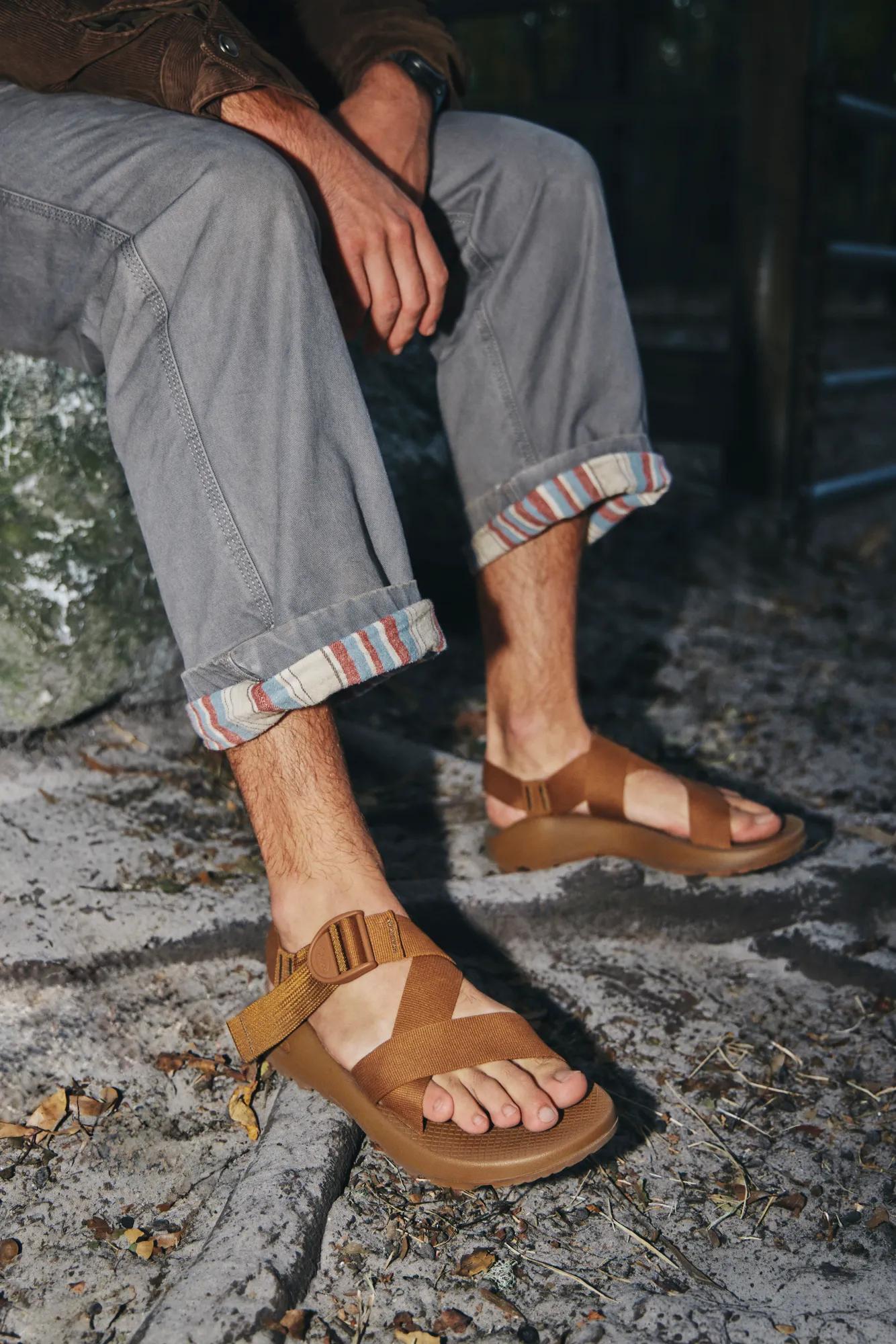 Mega Z/1 Wide-Strap Classic Sandal, Monochrome Cabin, dynamic 2