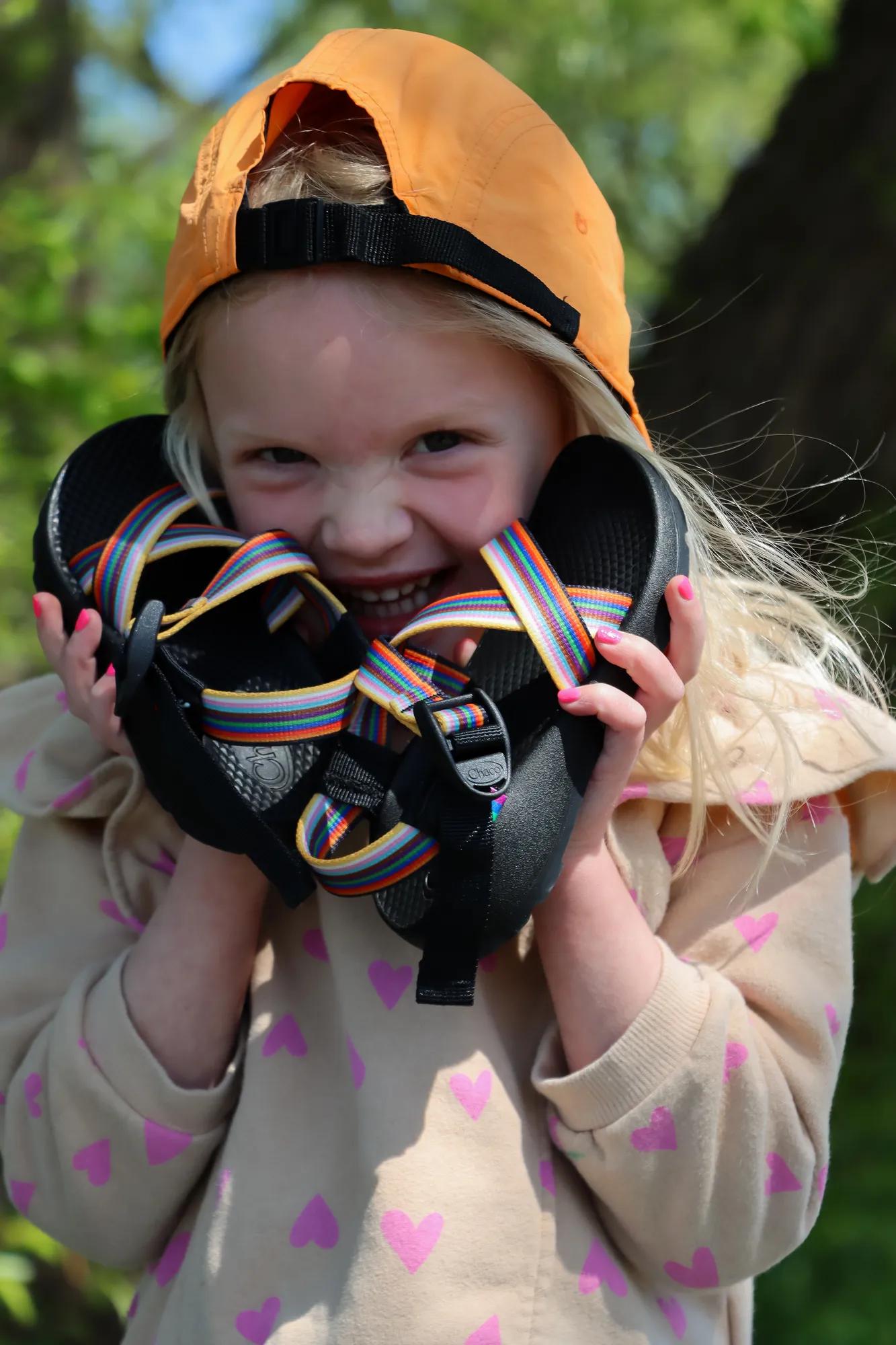 Z/1 EcoTread&trade; Sandal, Pride - Stripe Rainbow, dynamic 8